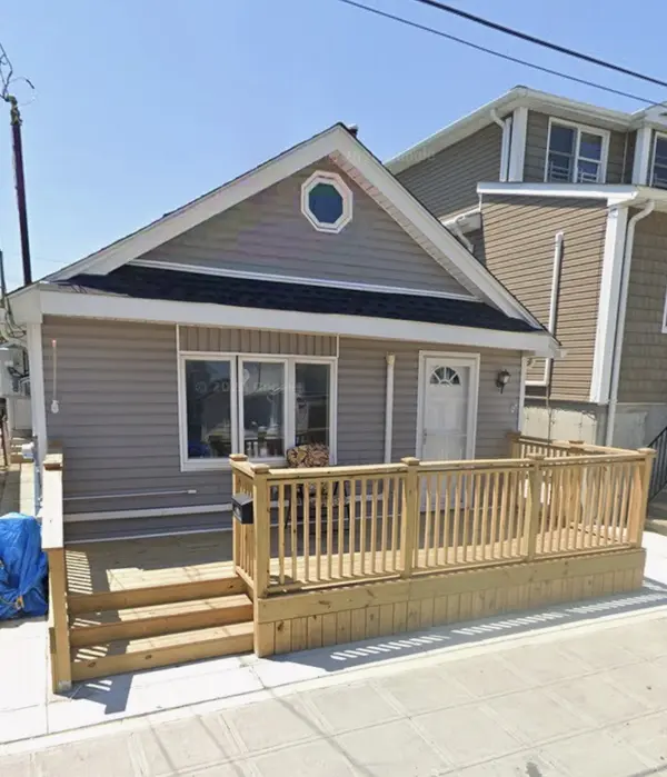20 West 14th Road, Broad Channel, NY 11693