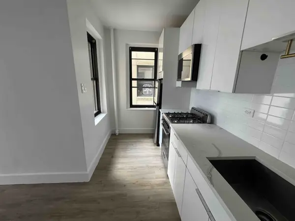 160 Beach 117th St #5E, Rockaway Park, NY 11694-2041