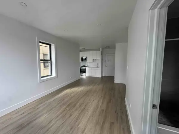 160 Beach 117th St #5E, Rockaway Park, NY 11694-2041