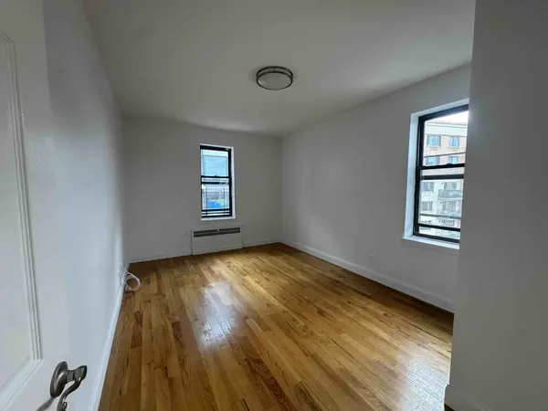 160 Beach 117th St #6J, Rockaway Park, NY 11694-2041