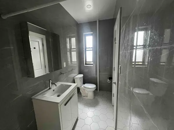 160 Beach 117th St #5E, Rockaway Park, NY 11694-2041