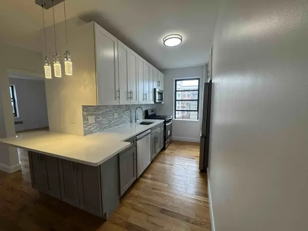 160 Beach 117th St #6J, Rockaway Park, NY 11694-2041