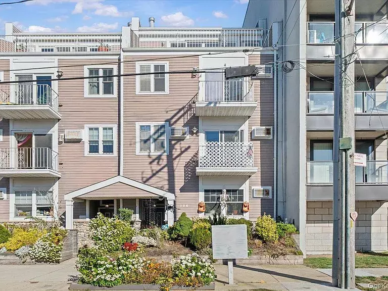 Far Rockaway, NY 11693-1699,126 Beach 92nd St #3C