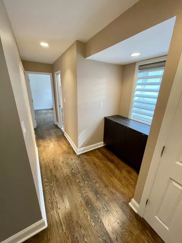 Rockaway Park, NY 11694,133-09 Rockaway Beach Blvd #1