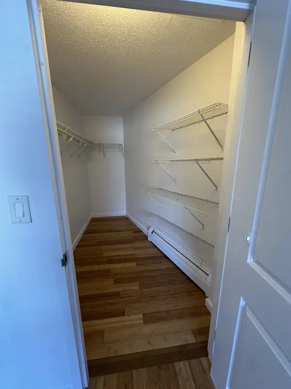 136 Beach 117th St #1, Rockaway Park, NY 11694-2011