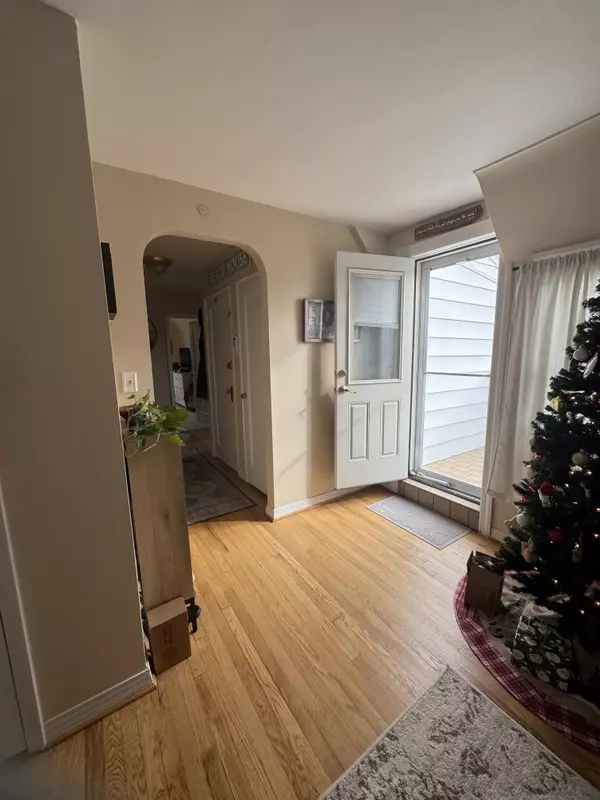 Rockaway Park, NY 11694-1730,455 Beach 127th St #2