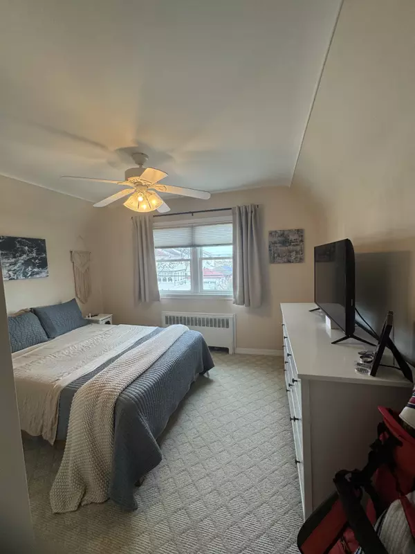 Rockaway Park, NY 11694-1730,455 Beach 127th St #2