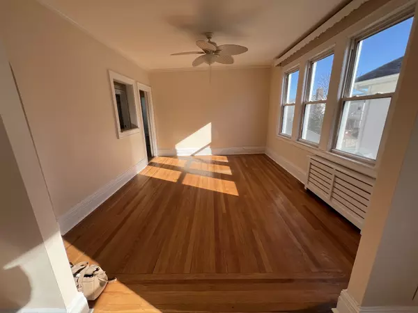 Rockaway Park, NY 11694-1721,242 Beach 126th St #2