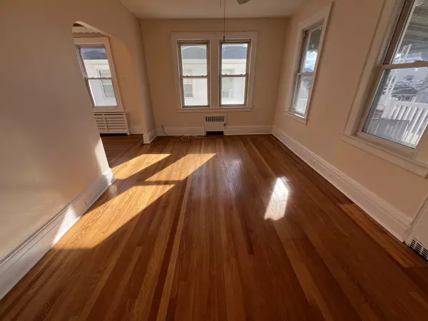 Rockaway Park, NY 11694-1721,242 Beach 126th St #2