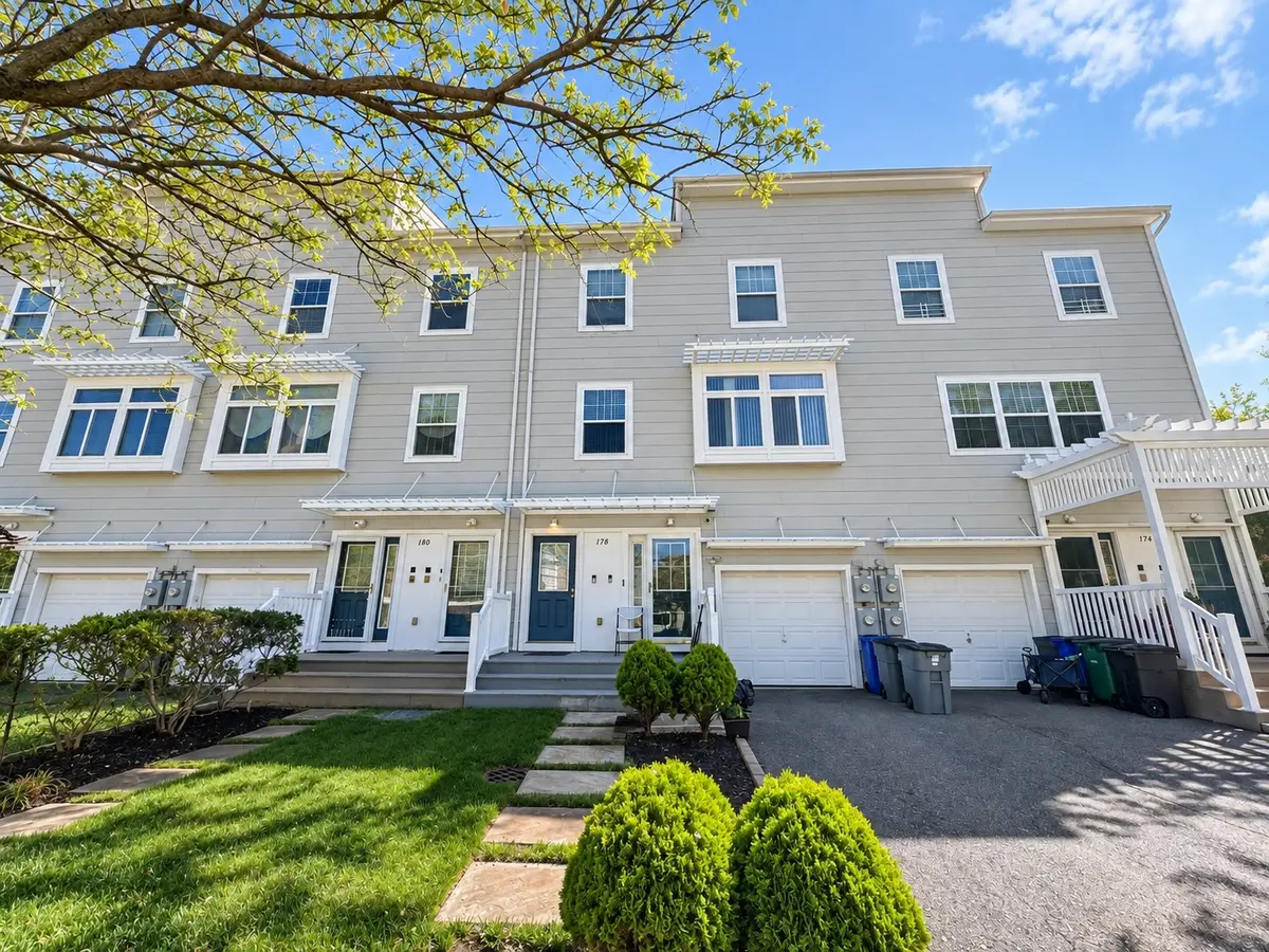 1-78 Beach 74th St #2, Arverne, NY 11692