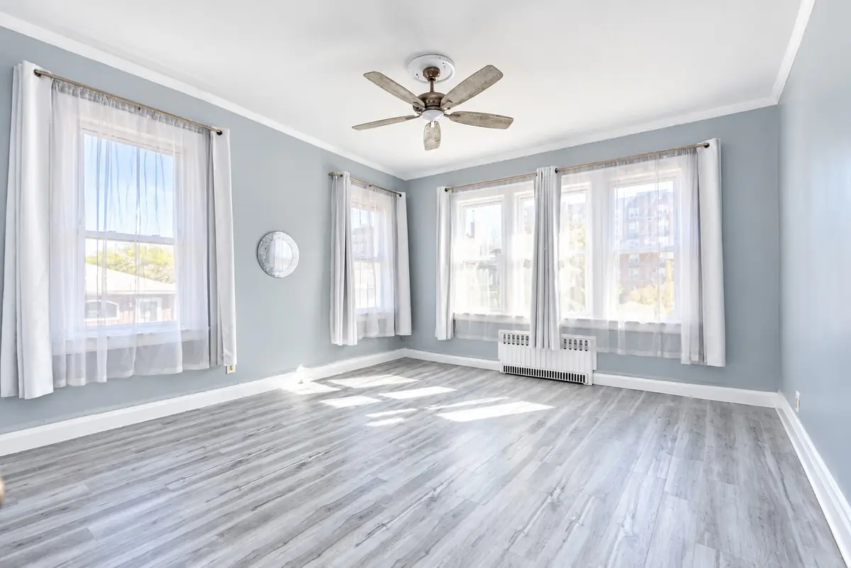 152 Beach 125th St #2, Rockaway Park, NY 11694-1702
