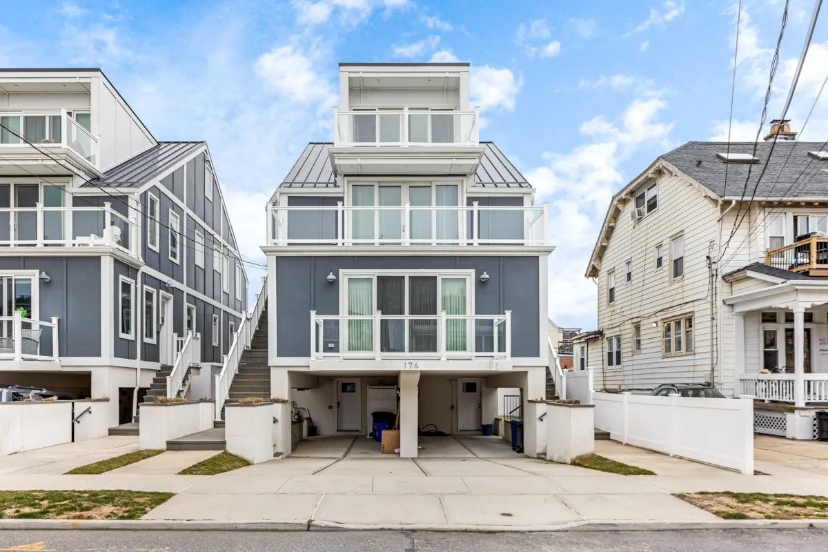 176 Beach 127th St #B, Rockaway Park, NY 11694-1727