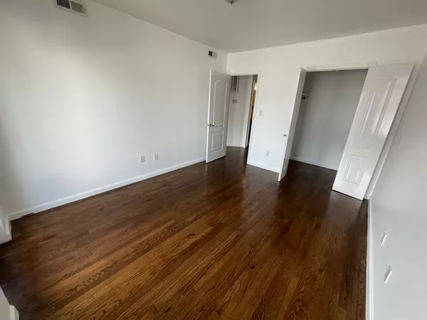 Rockaway Park, NY 11694-2955,216 Beach 100th St #2