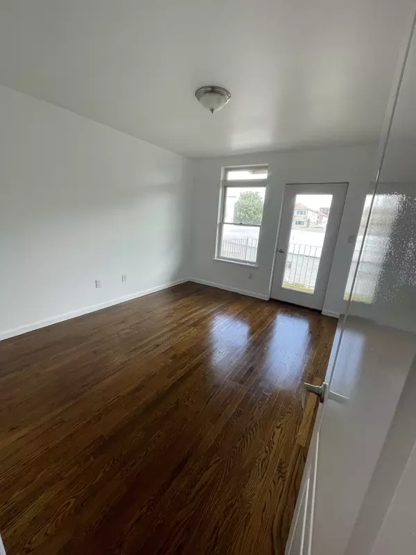 Rockaway Park, NY 11694-2955,216 Beach 100th St #2