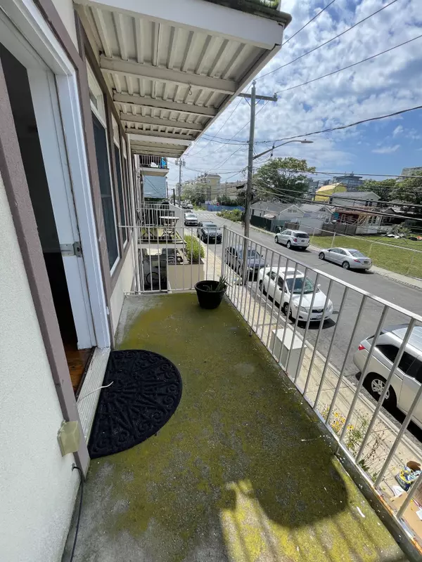 Rockaway Park, NY 11694-2955,216 Beach 100th St #2