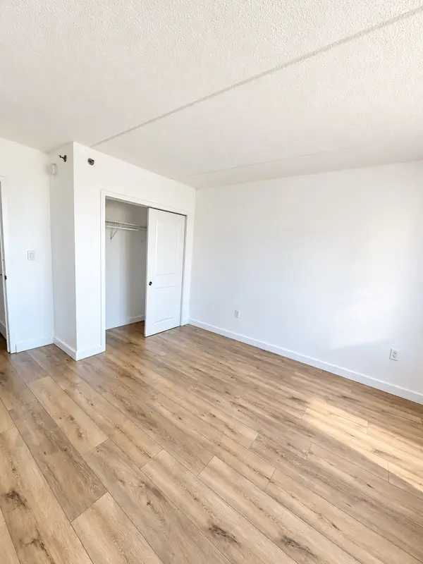 136 Beach 117th St #409, Rockaway Park, NY 11694-2011