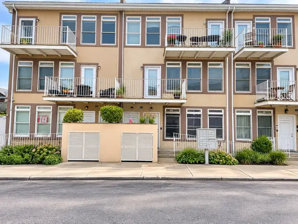 222 Beach 100th St #1, Rockaway Park, NY 11694-2959