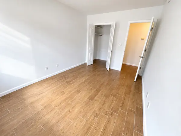 222 Beach 100th St #1, Rockaway Park, NY 11694-2959