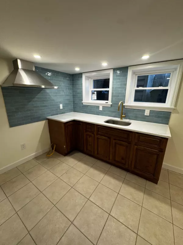 Rockaway Park, NY 11694-1701,123 Beach 125th St #1