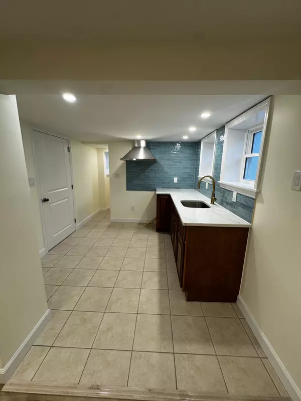 Rockaway Park, NY 11694-1701,123 Beach 125th St #1