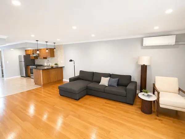 96-12 Shore Front Pkwy #1, Far Rockaway, NY 11693