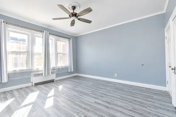 152 Beach 125th St #2, Rockaway Park, NY 11694-1702