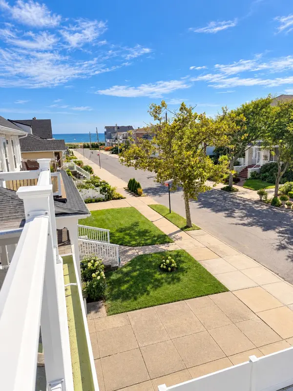 176 Beach 127th St #2, Rockaway Park, NY 11694-1727