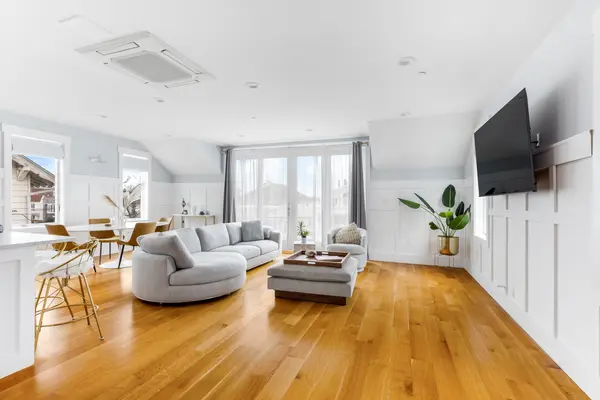 176 Beach 127th St #B, Rockaway Park, NY 11694-1727
