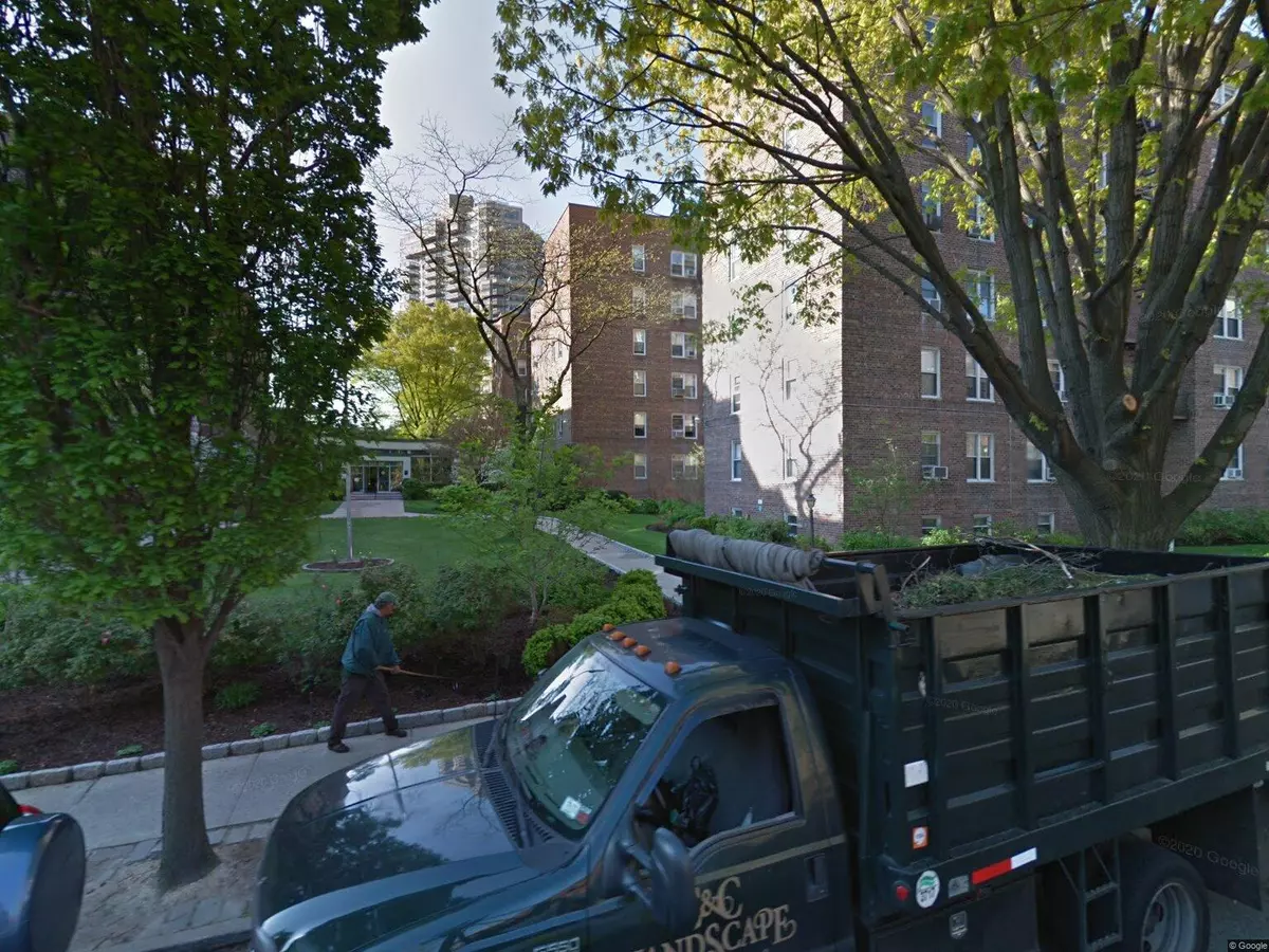 Forest Hills, NY 11375,112-20 72nd Dr #c28