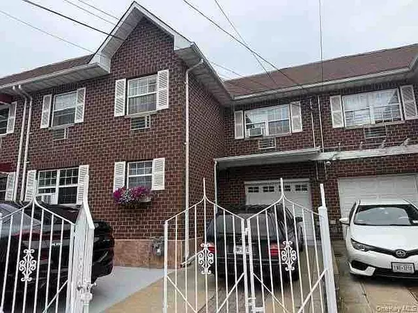 193 Beach 59th St, Arverne, NY 11692-1823