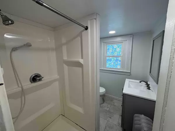 Far Rockaway, NY 11693,3-23 Beach 88th St #2