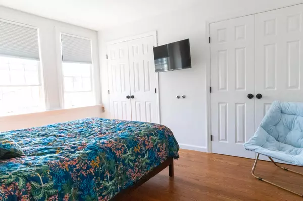 Rockaway Park, NY 11694-2035,148 Beach 118th St #2