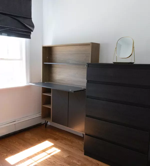 Rockaway Park, NY 11694-2035,148 Beach 118th St #2