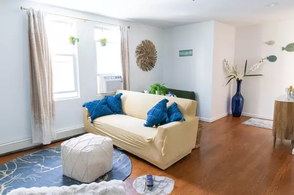 Rockaway Park, NY 11694-2035,148 Beach 118th St #2