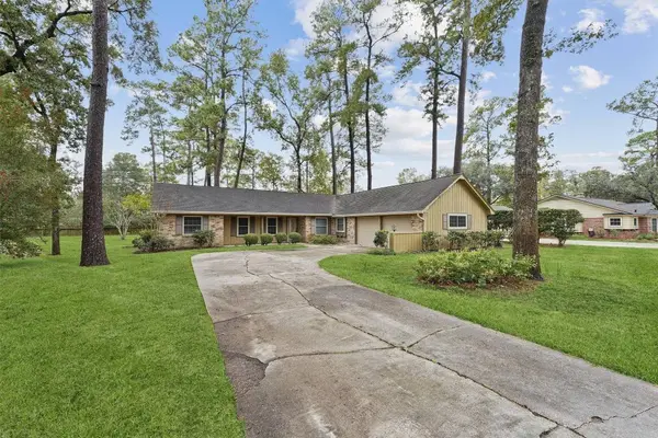 714 Golden Bear LN, Kingwood, TX 77339