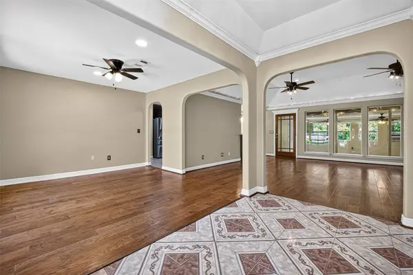 25709 Parkway DR, Huffman, TX 77336