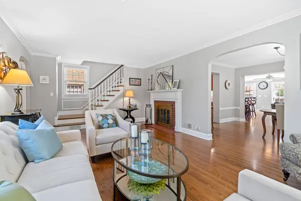 7317 W Greenleaf ST, Chicago, IL 60631