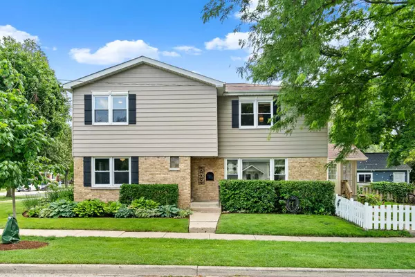 15 E Fairview ST, Arlington Heights, IL 60005