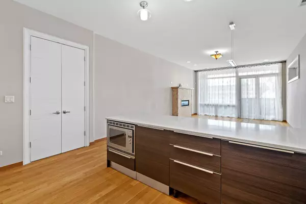 2424 W Chicago AVE #201, Chicago, IL 60622