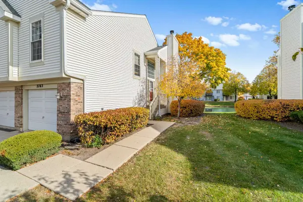 2763 S Embers Lane, Arlington Heights, IL 60005