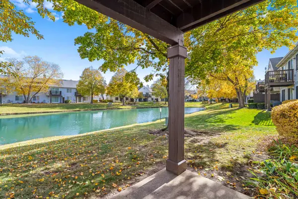 2763 S Embers LN, Arlington Heights, IL 60005