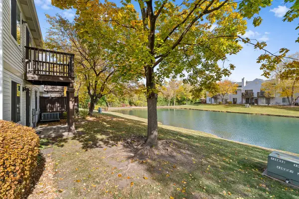 2763 S Embers LN, Arlington Heights, IL 60005