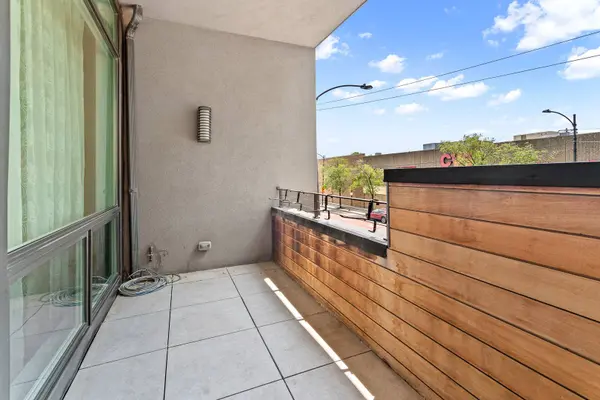 2424 W Chicago Avenue #201, Chicago, IL 60622