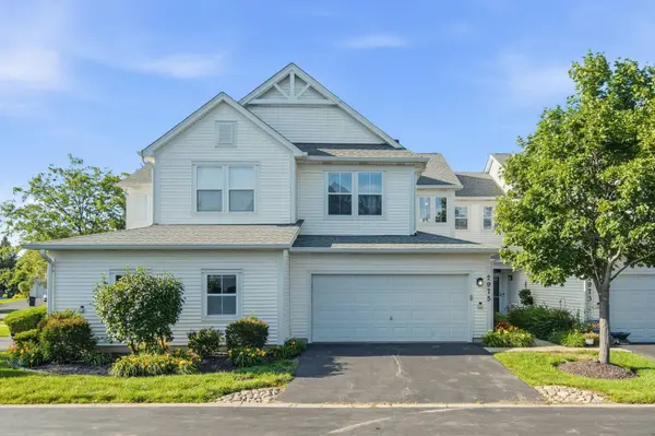 2975 Falling Waters LN, Lindenhurst, IL 60046