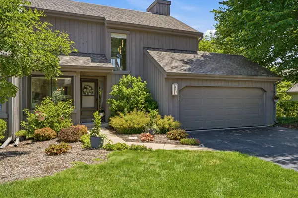 423 Deer Trail Hill TRL, Lake Barrington, IL 60010