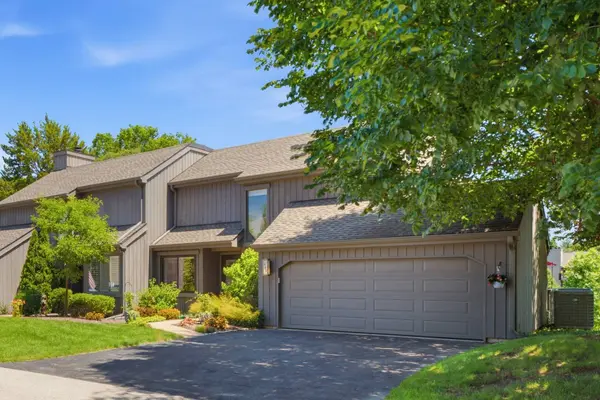 423 Deer Trail Hill TRL, Lake Barrington, IL 60010