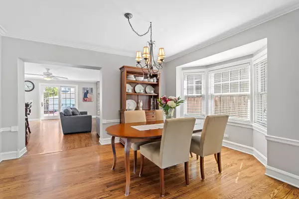 7317 W Greenleaf ST, Chicago, IL 60631