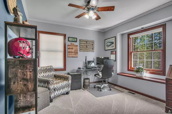 21724 N Perry Rd, Colbert, WA 99005