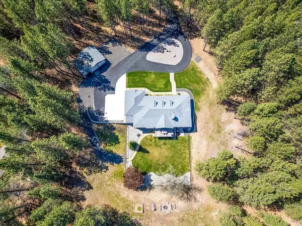 21724 N Perry Rd, Colbert, WA 99005