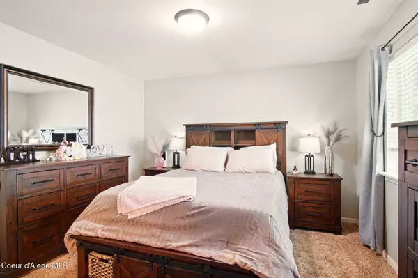 3657 E KAUFFMAN LN, Post Falls, ID 83854